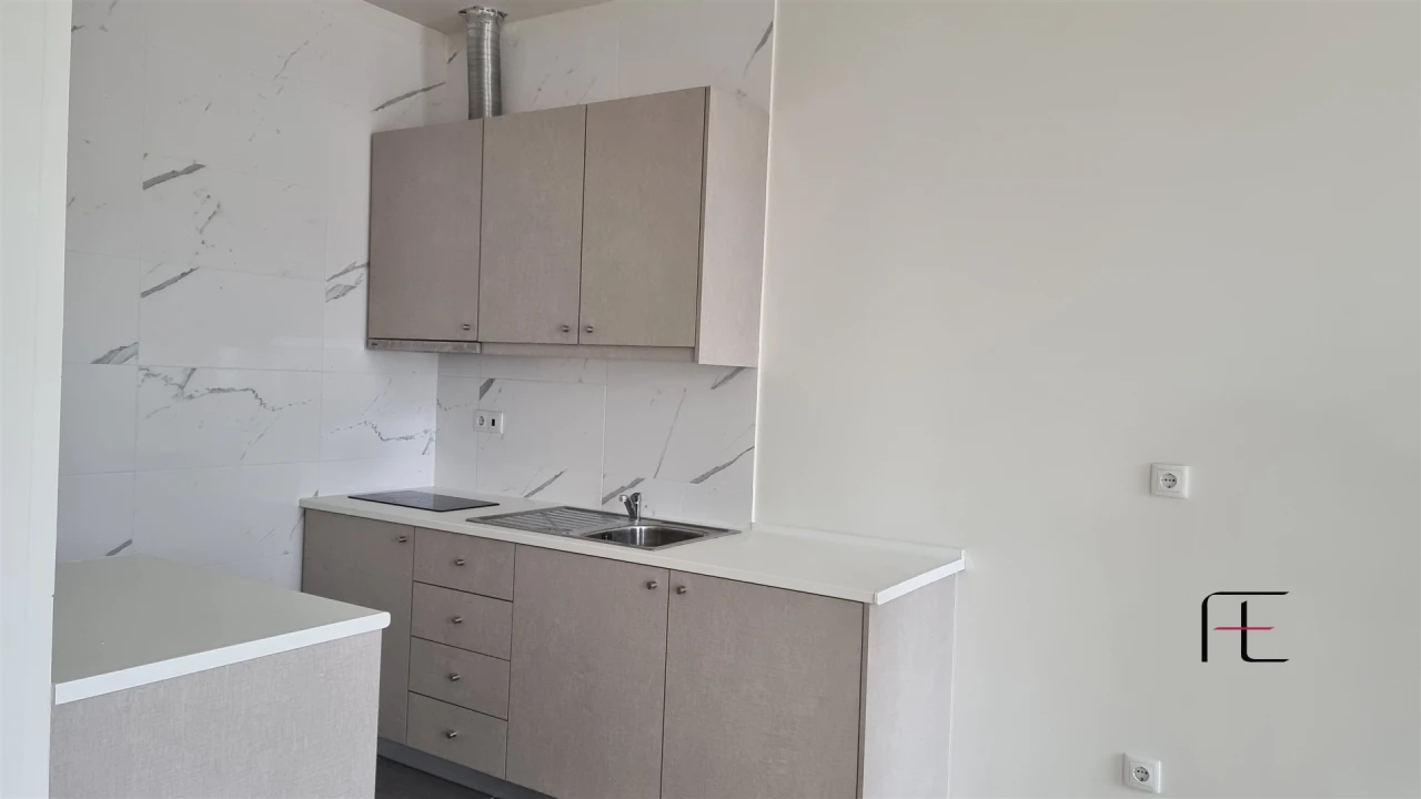 Prédio para Venda em Santa Marinha e São Pedro da Afurada Foto 3