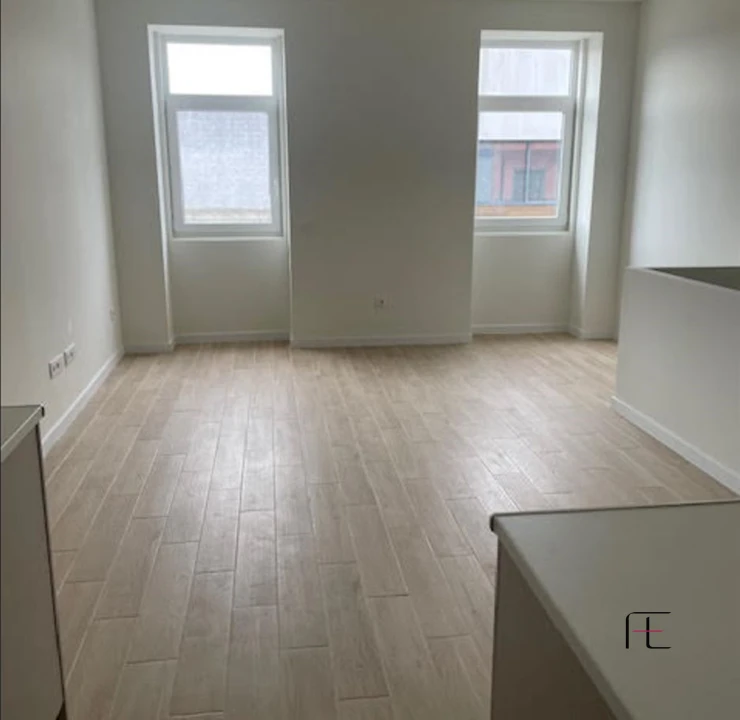 Prédio para Venda em Santa Marinha e São Pedro da Afurada Foto 6