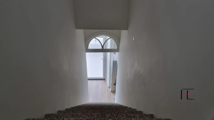 Prédio para Venda em Santa Marinha e São Pedro da Afurada Foto 15