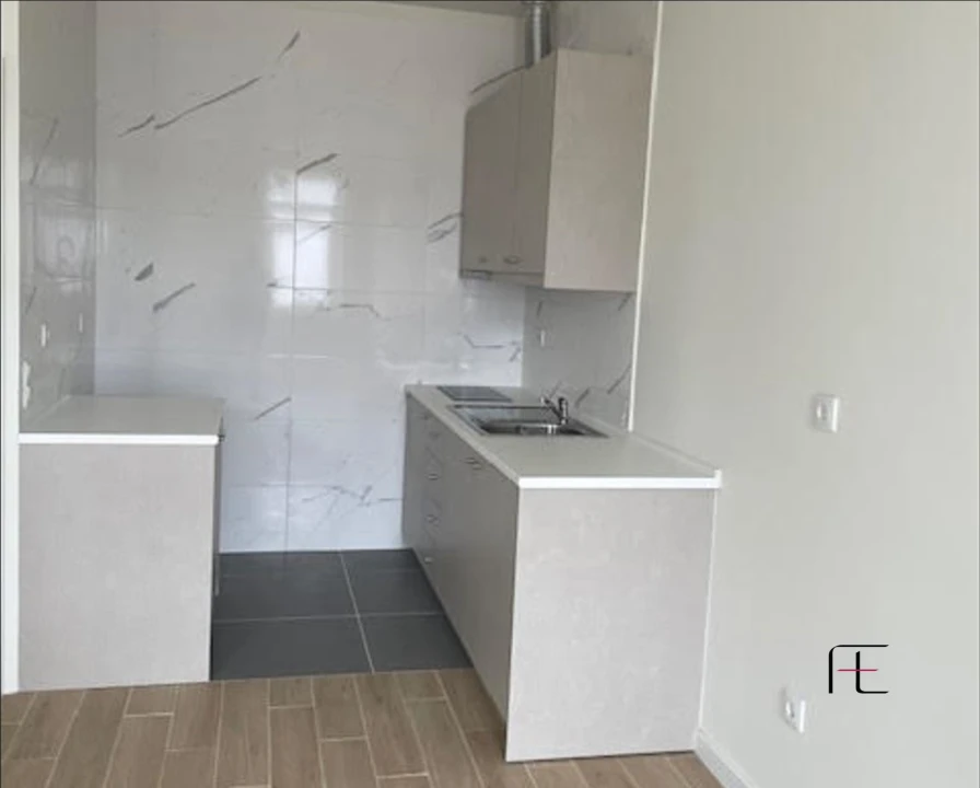 Prédio para Venda em Santa Marinha e São Pedro da Afurada Foto 2