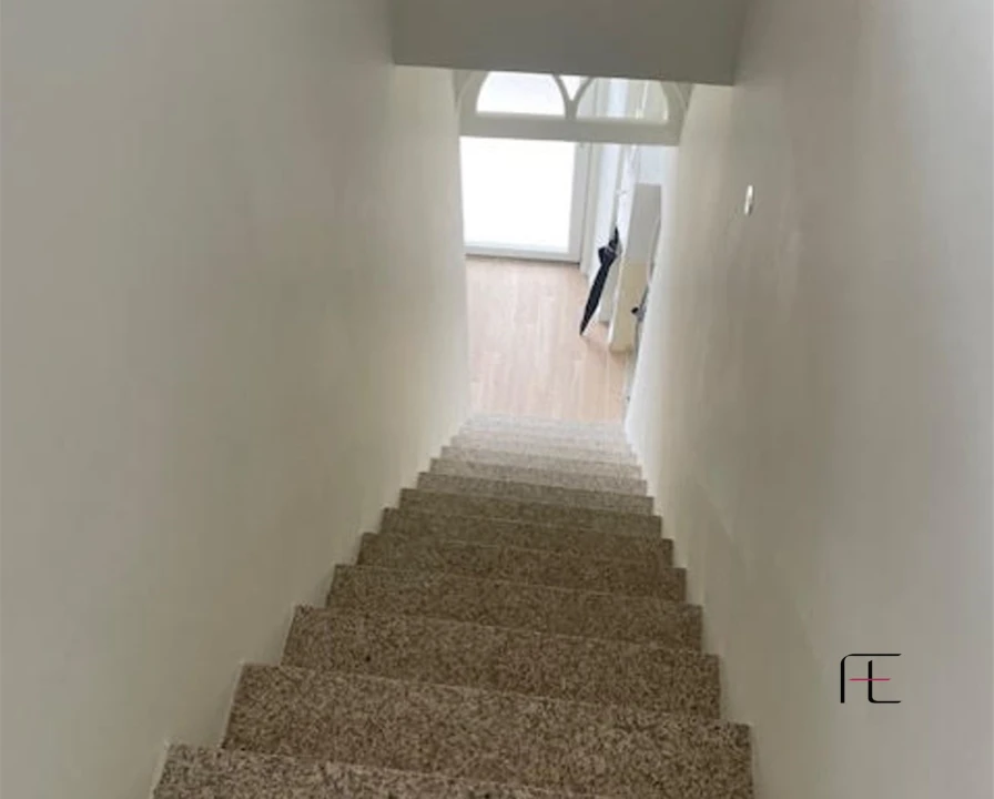 Prédio para Venda em Santa Marinha e São Pedro da Afurada Foto 9