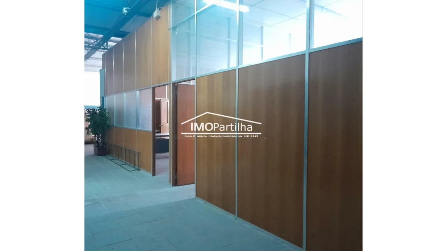 Armazém para Venda em Santa Iria de Azoia, São João da Talha e Bobadela Foto 8