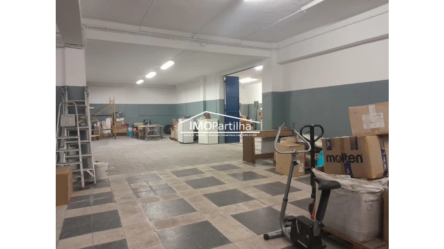 Armazém para Venda em Santa Iria de Azoia, São João da Talha e Bobadela Foto 4