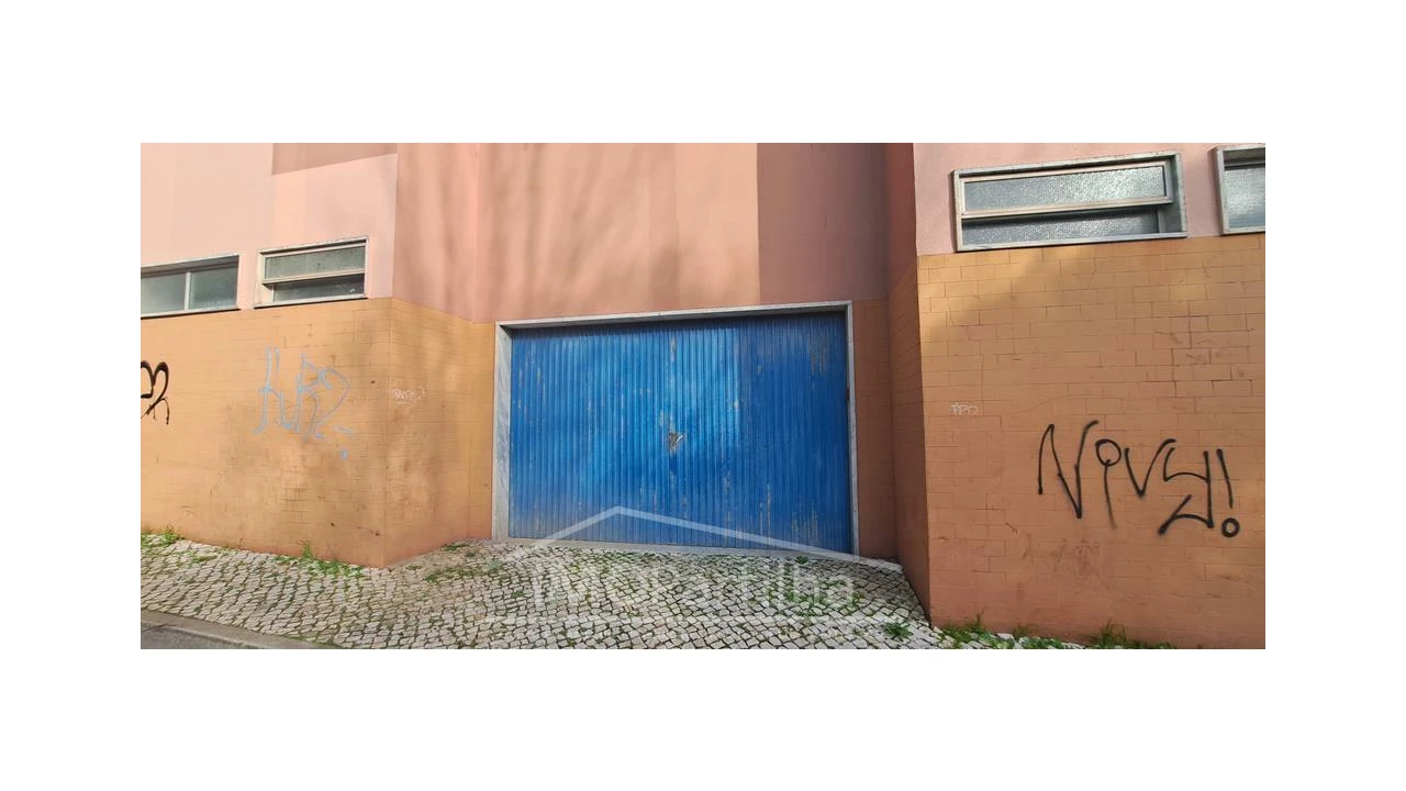 Garagem para Venda em Massamá e Monte Abraão Foto 3