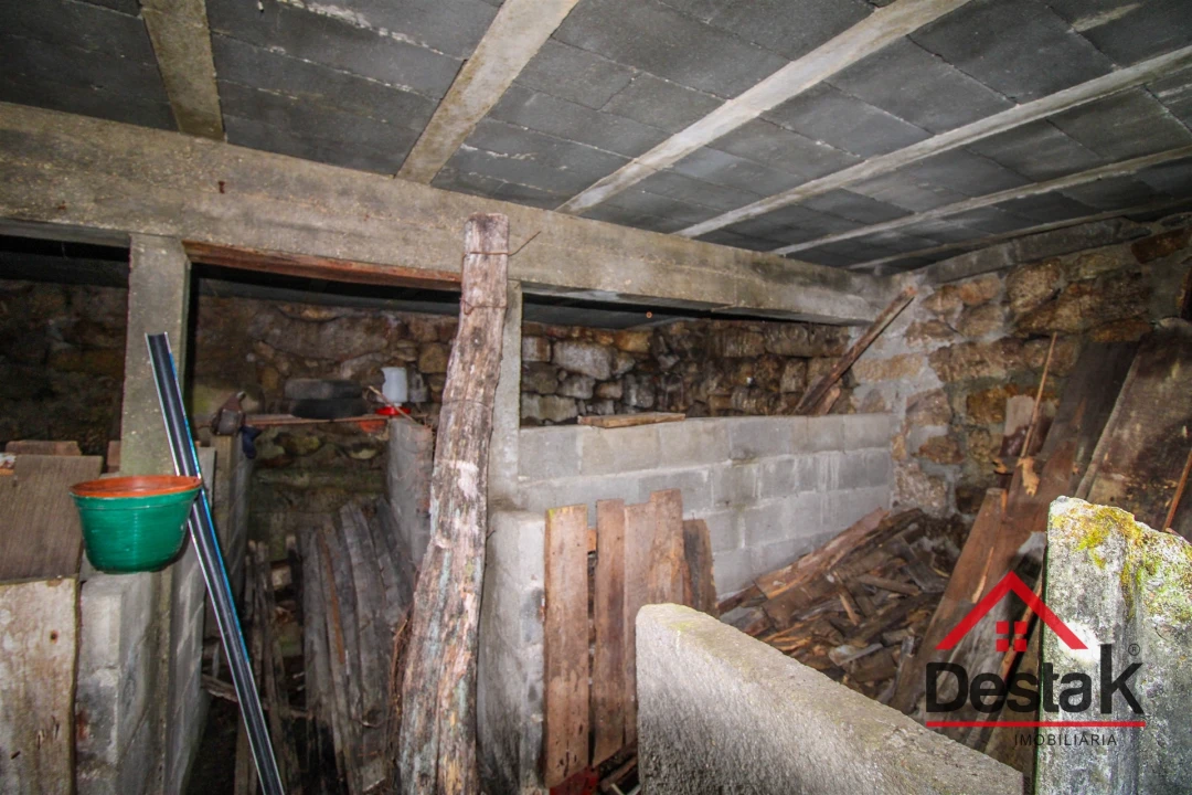 Moradia T2 para Venda em Cambra e Carvalhal de Vermilhas Foto 25