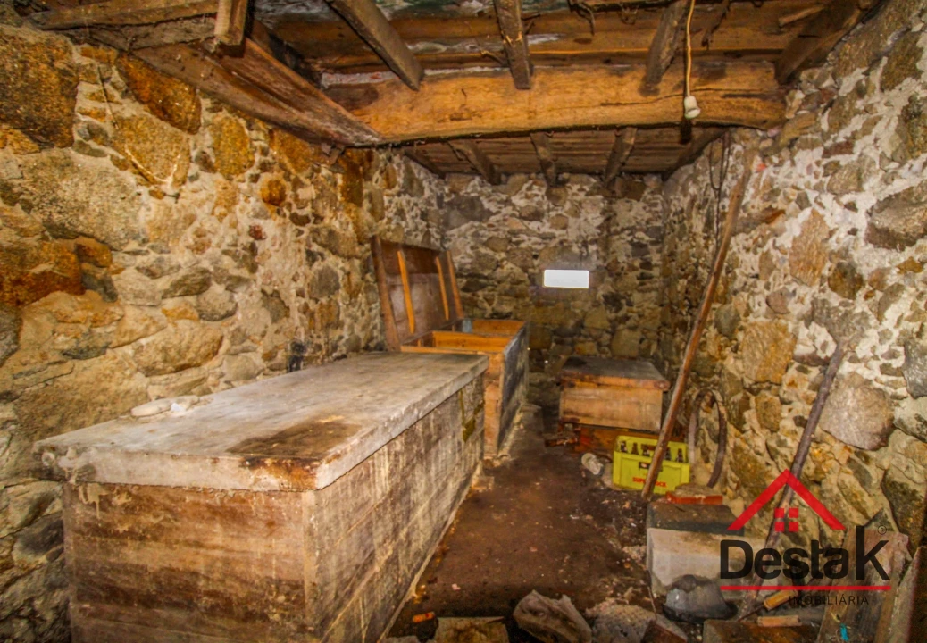 Moradia T2 para Venda em Cambra e Carvalhal de Vermilhas Foto 11