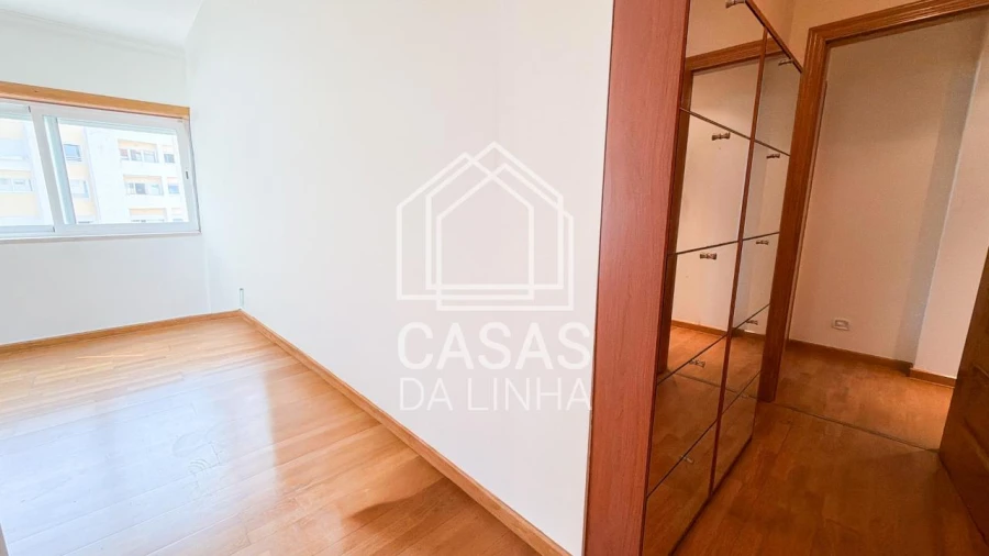 Apartamento T3 para Arrendamento em Carcavelos e Parede Foto 31