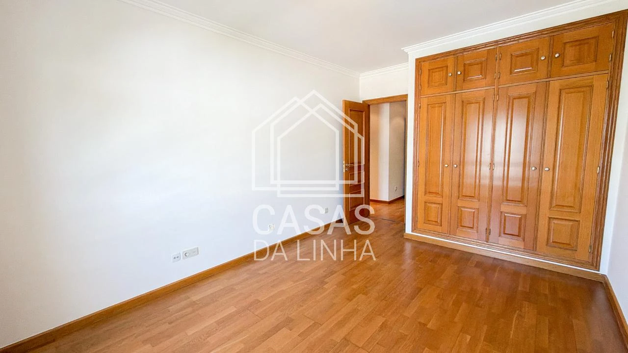 Apartamento T3 para Arrendamento em Carcavelos e Parede Foto 23