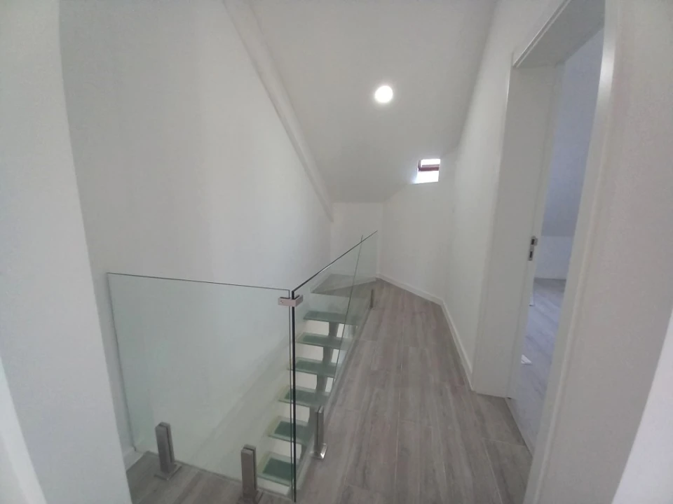 Apartamento T3 para Venda em Costa da Caparica Foto 24