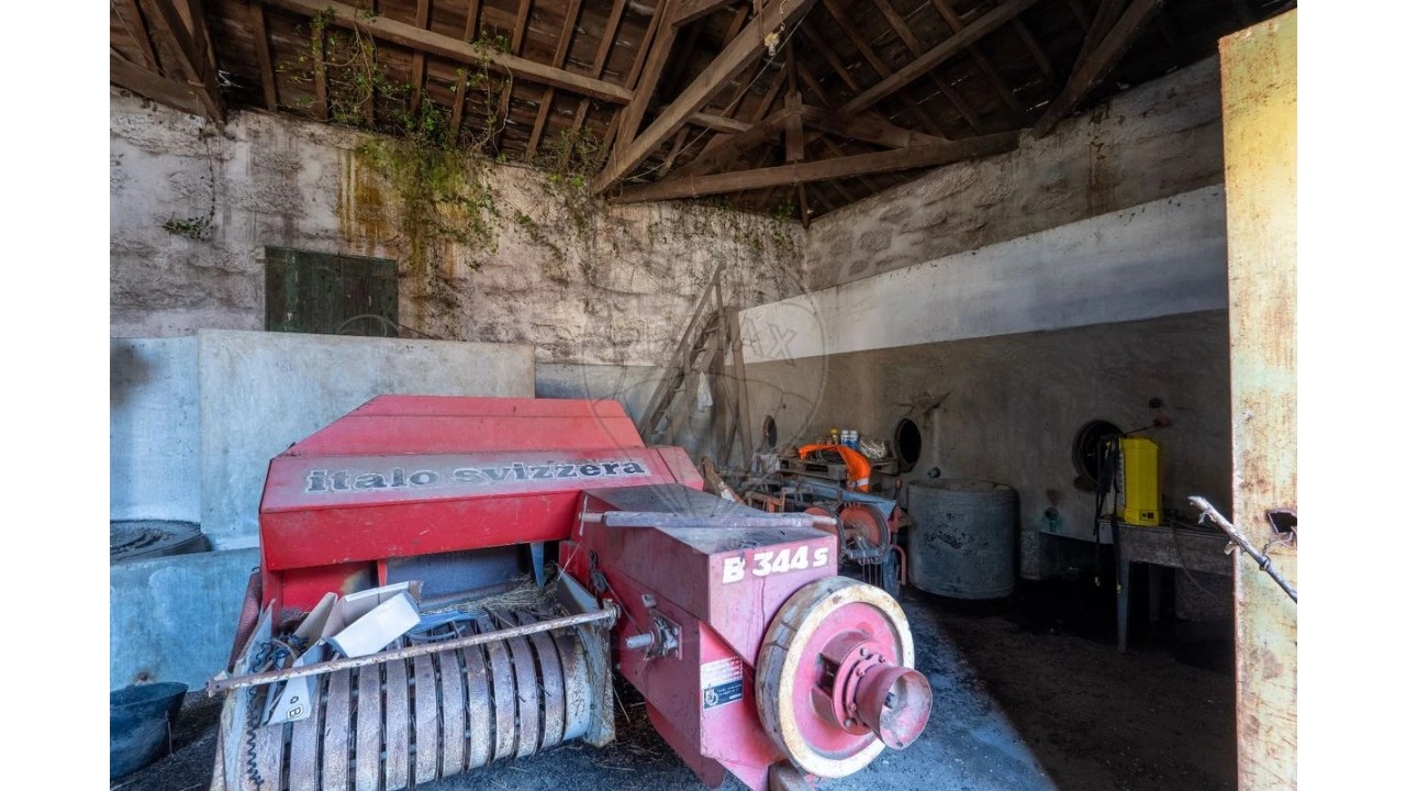 Moradia T4 para Venda em Fonte Arcada Foto 33