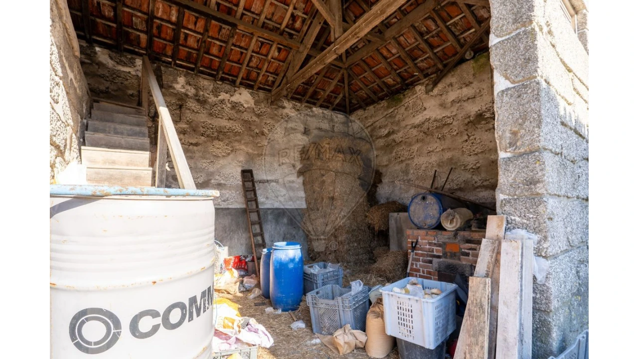 Moradia T4 para Venda em Fonte Arcada Foto 35