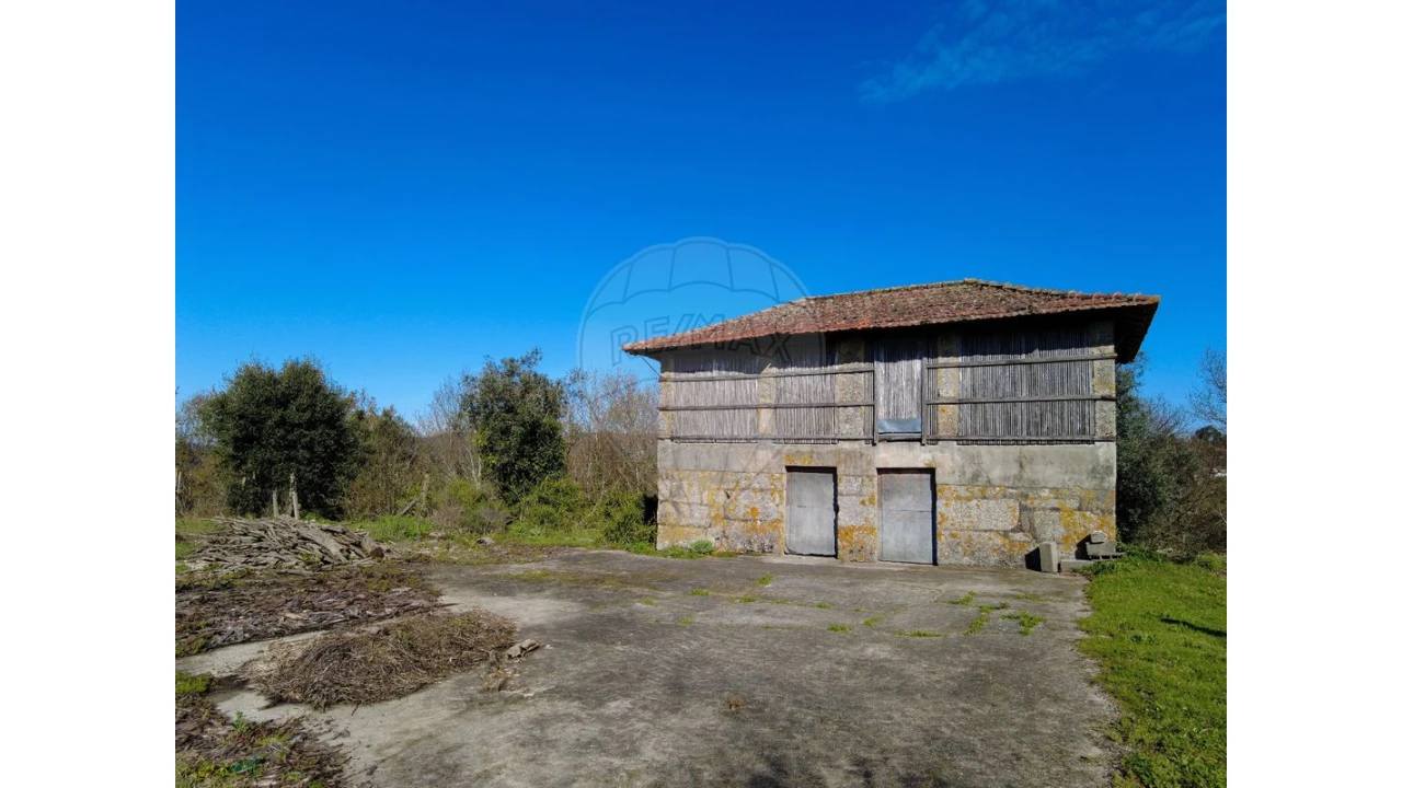 Moradia T4 para Venda em Fonte Arcada Foto 31