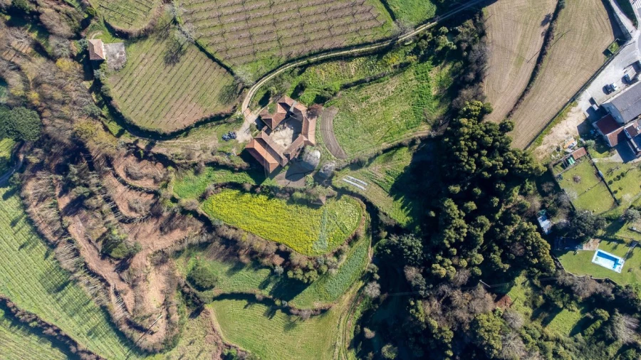 Moradia T4 para Venda em Fonte Arcada Foto 7