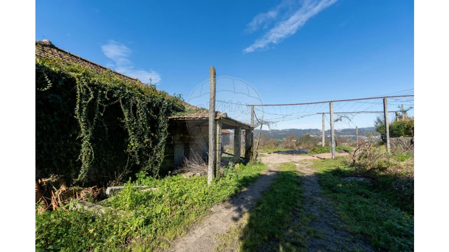 Moradia T4 para Venda em Fonte Arcada Foto 47