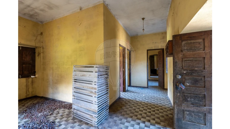 Moradia T4 para Venda em Fonte Arcada Foto 24