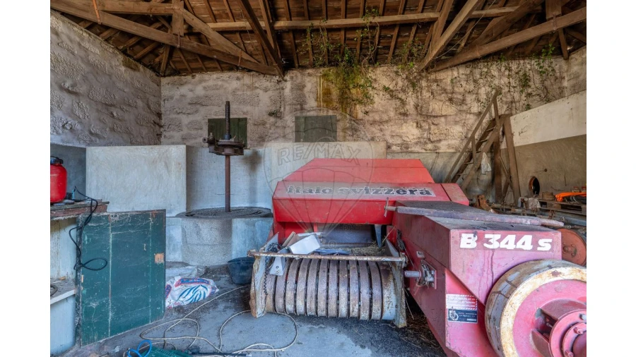 Moradia T4 para Venda em Fonte Arcada Foto 32