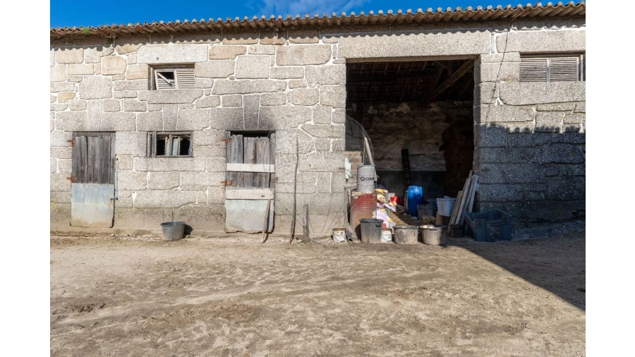 Moradia T4 para Venda em Fonte Arcada Foto 15