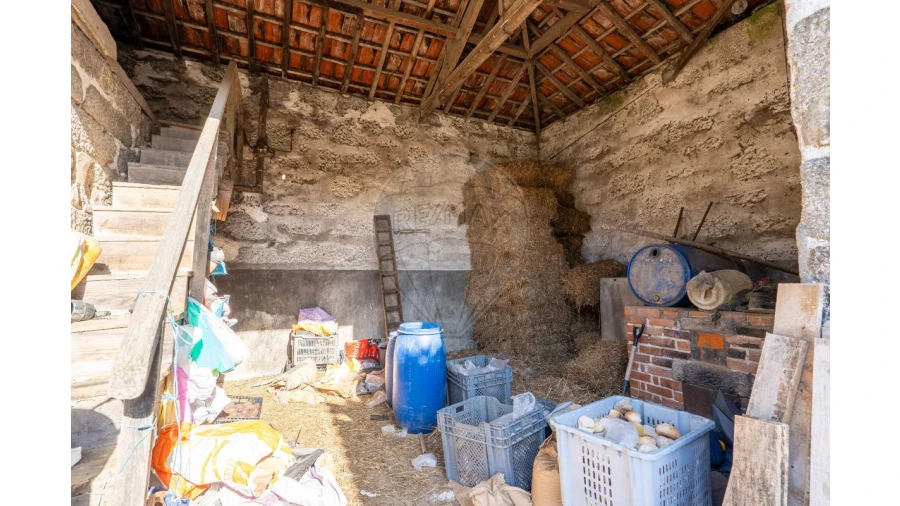 Moradia T4 para Venda em Fonte Arcada Foto 36