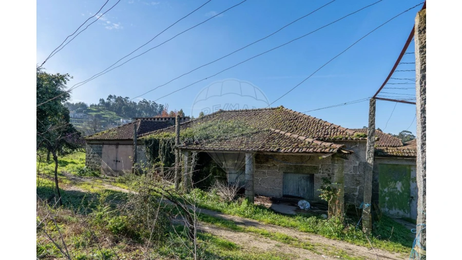 Moradia T4 para Venda em Fonte Arcada Foto 42