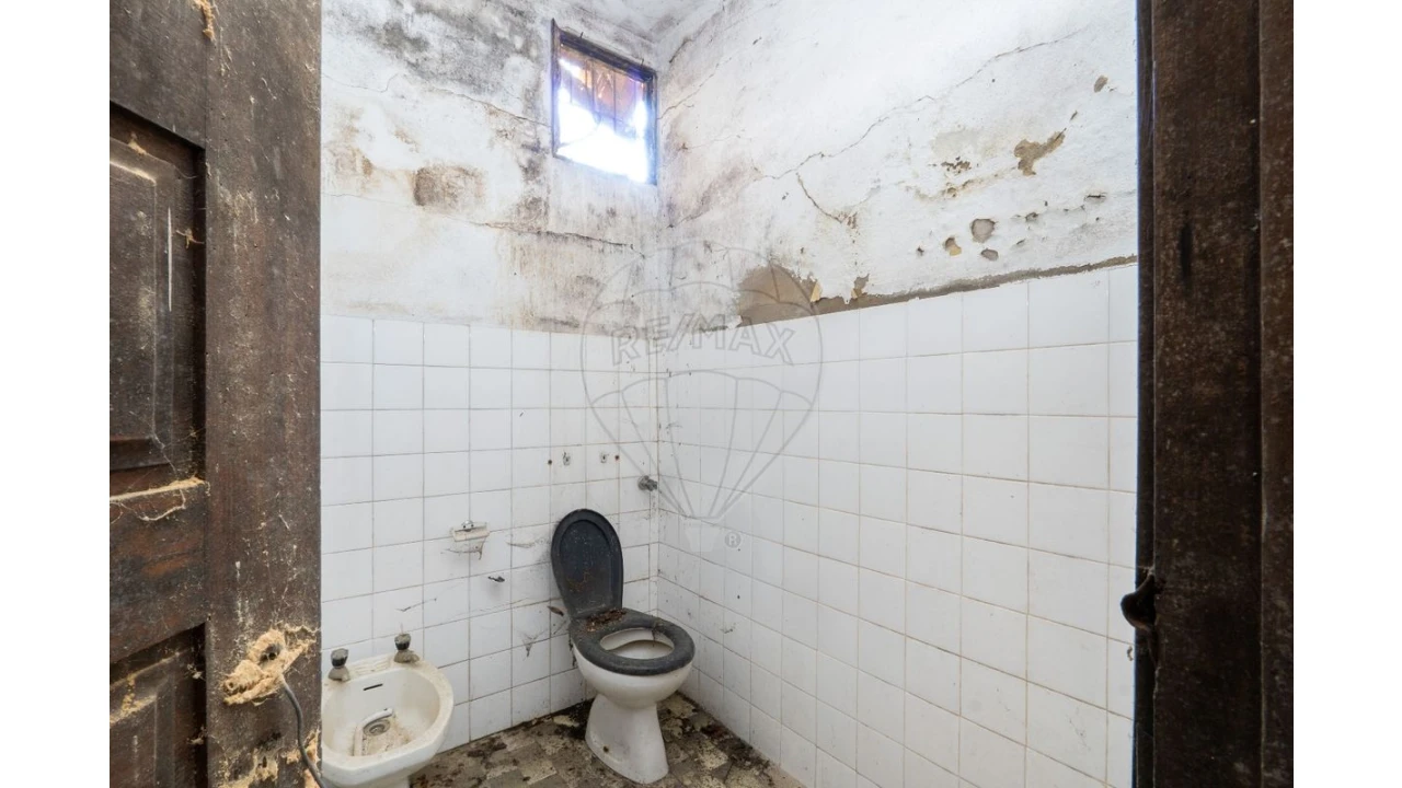 Moradia T4 para Venda em Fonte Arcada Foto 28