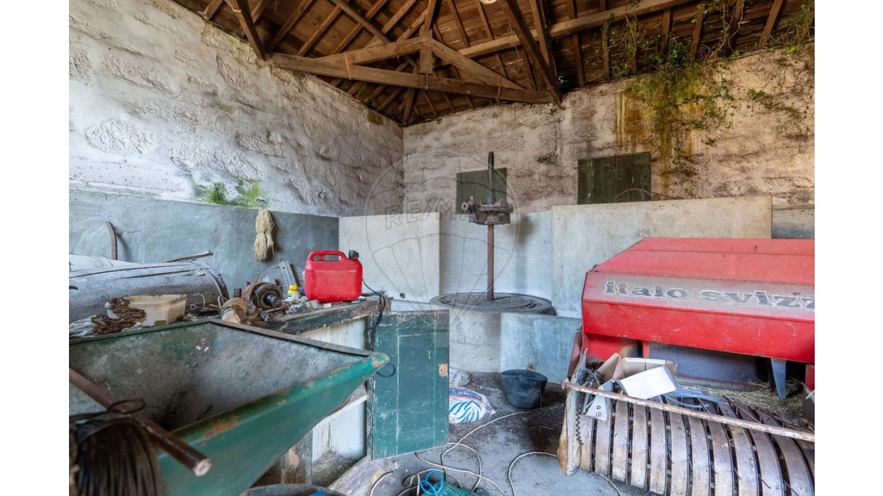 Moradia T4 para Venda em Fonte Arcada Foto 34