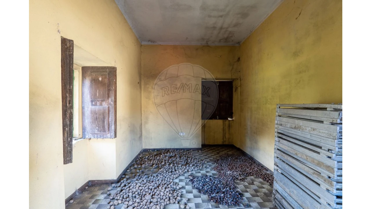 Moradia T4 para Venda em Fonte Arcada Foto 23