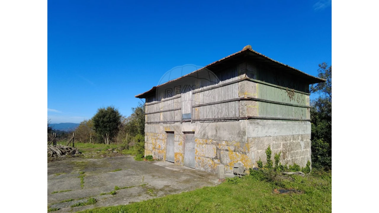 Moradia T4 para Venda em Fonte Arcada Foto 29