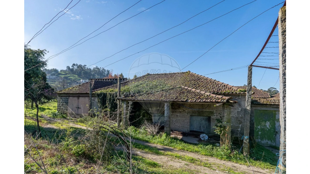 Moradia T4 para Venda em Fonte Arcada Foto 42