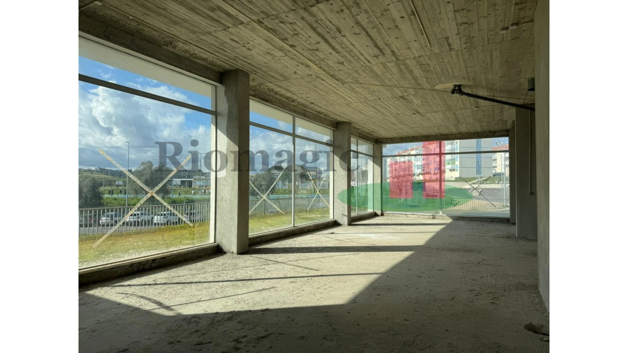 Loja para Venda em Azambuja Foto 16