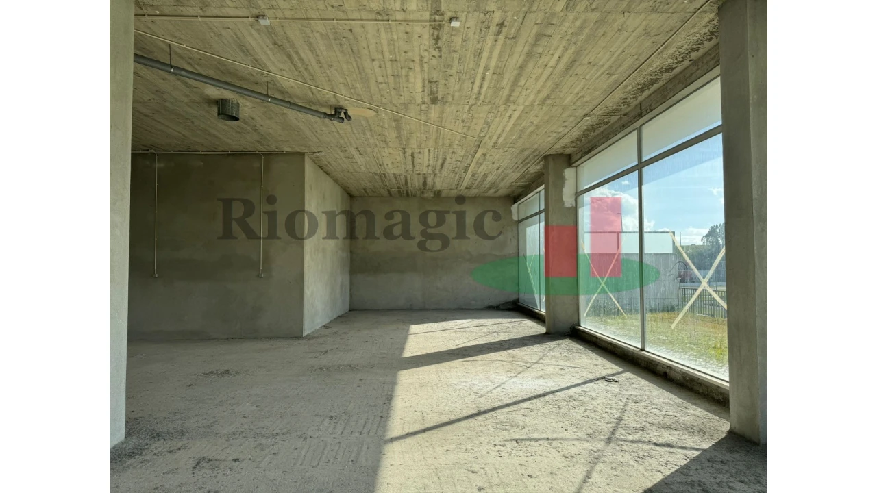 Loja para Venda em Azambuja Foto 18