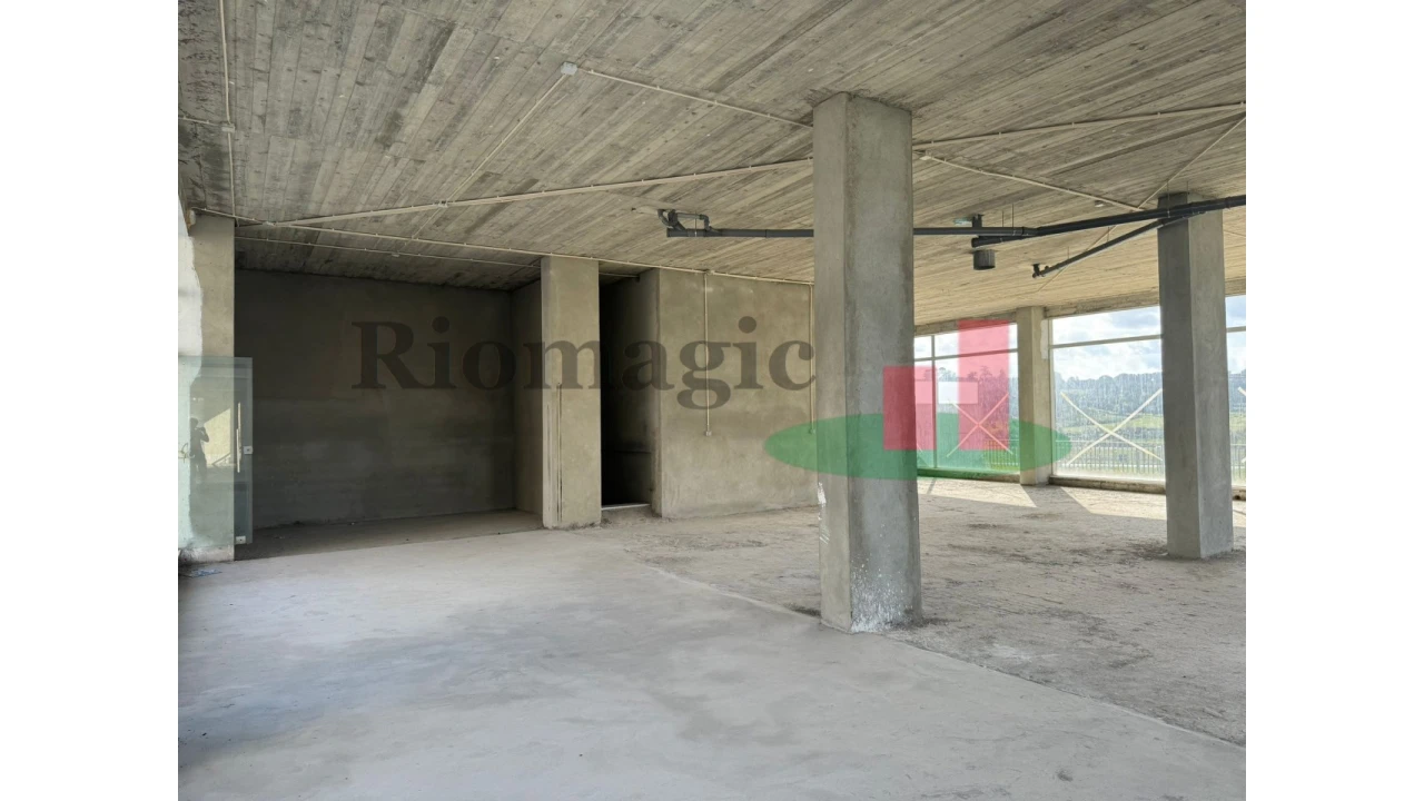 Loja para Venda em Azambuja Foto 11