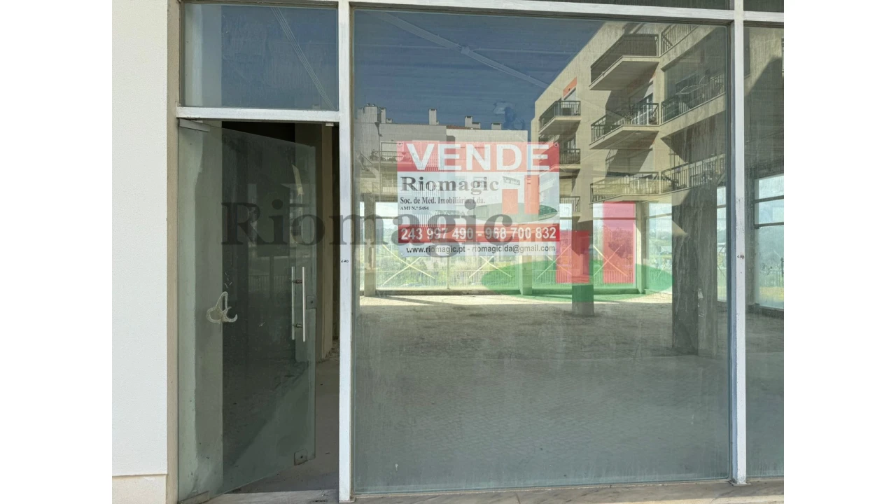 Loja para Venda em Azambuja Foto 5