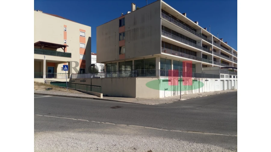 Loja para Venda em Azambuja Foto 1