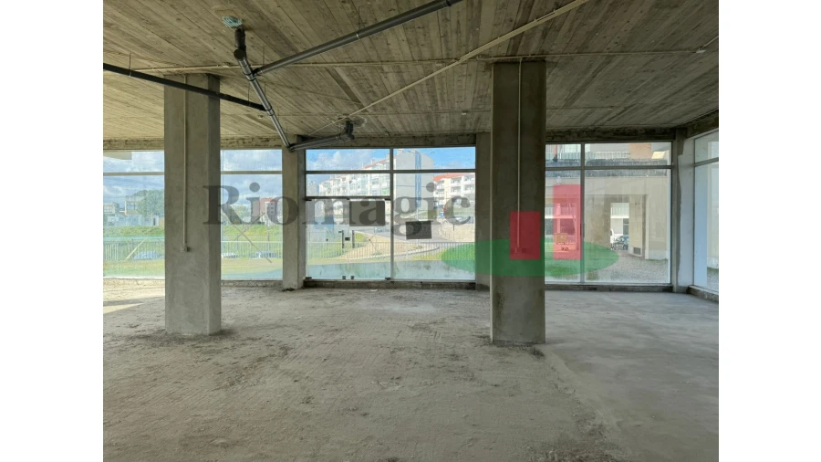 Loja para Venda em Azambuja Foto 9