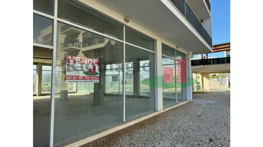 Loja para Venda em Azambuja Foto 3