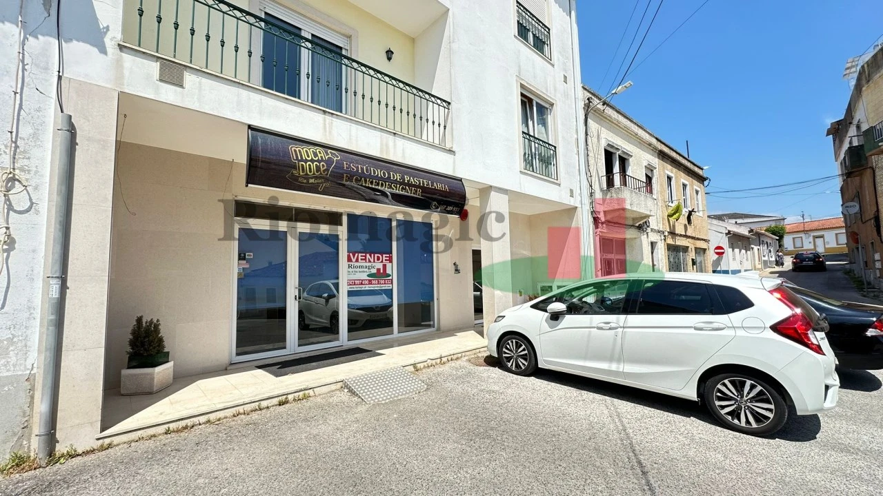 Loja para Venda em Rio Maior Foto 3