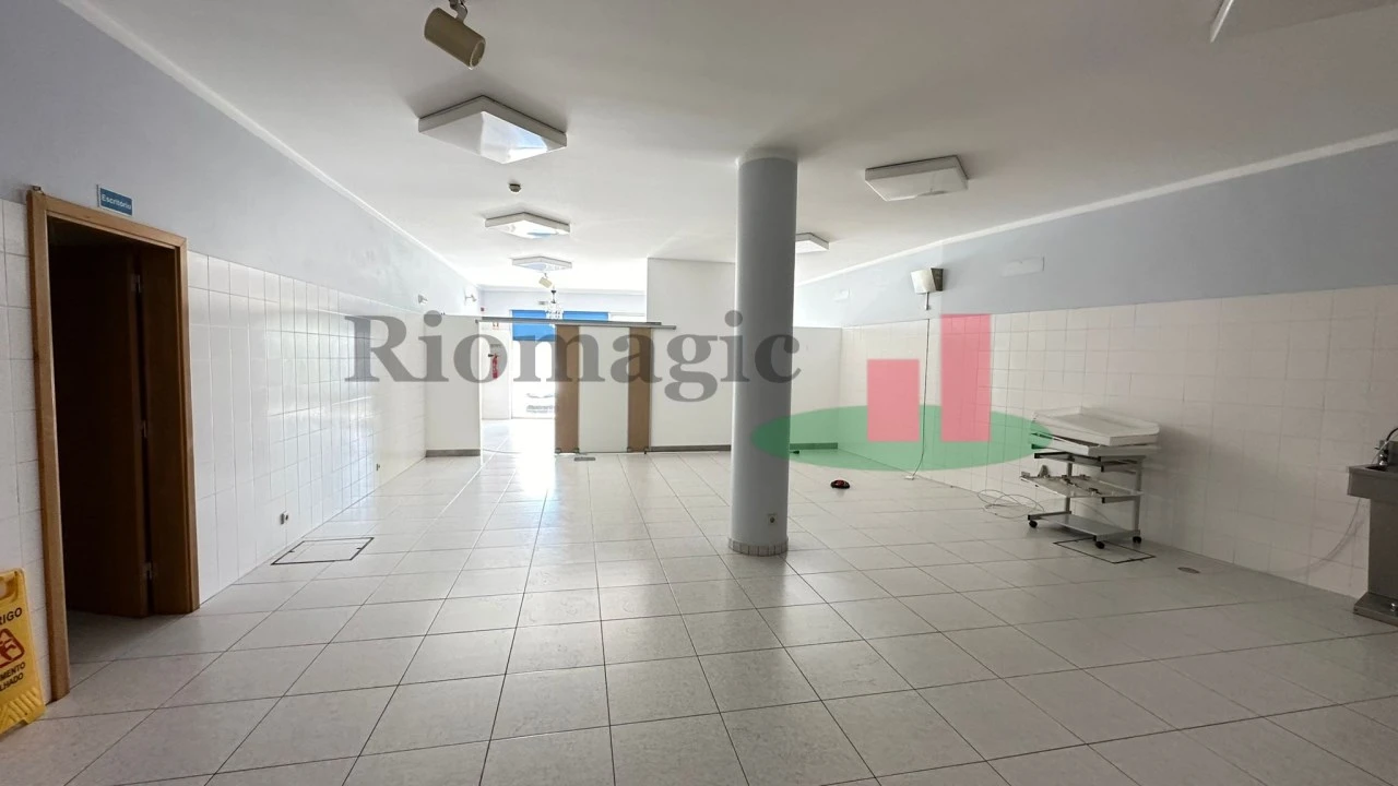 Loja para Venda em Rio Maior Foto 1