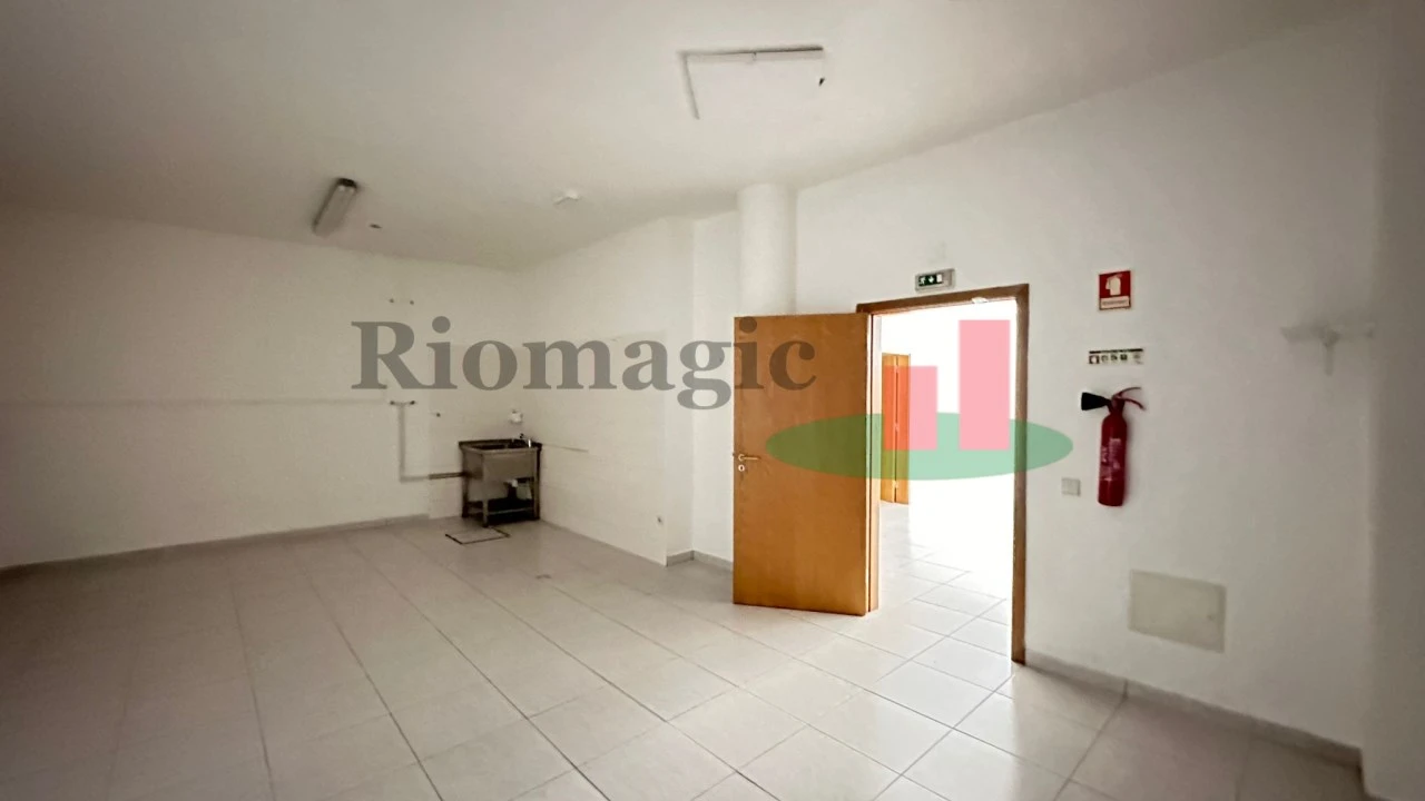 Loja para Venda em Rio Maior Foto 20