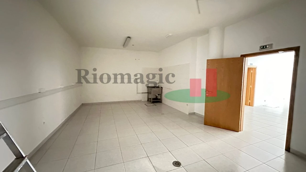 Loja para Venda em Rio Maior Foto 19