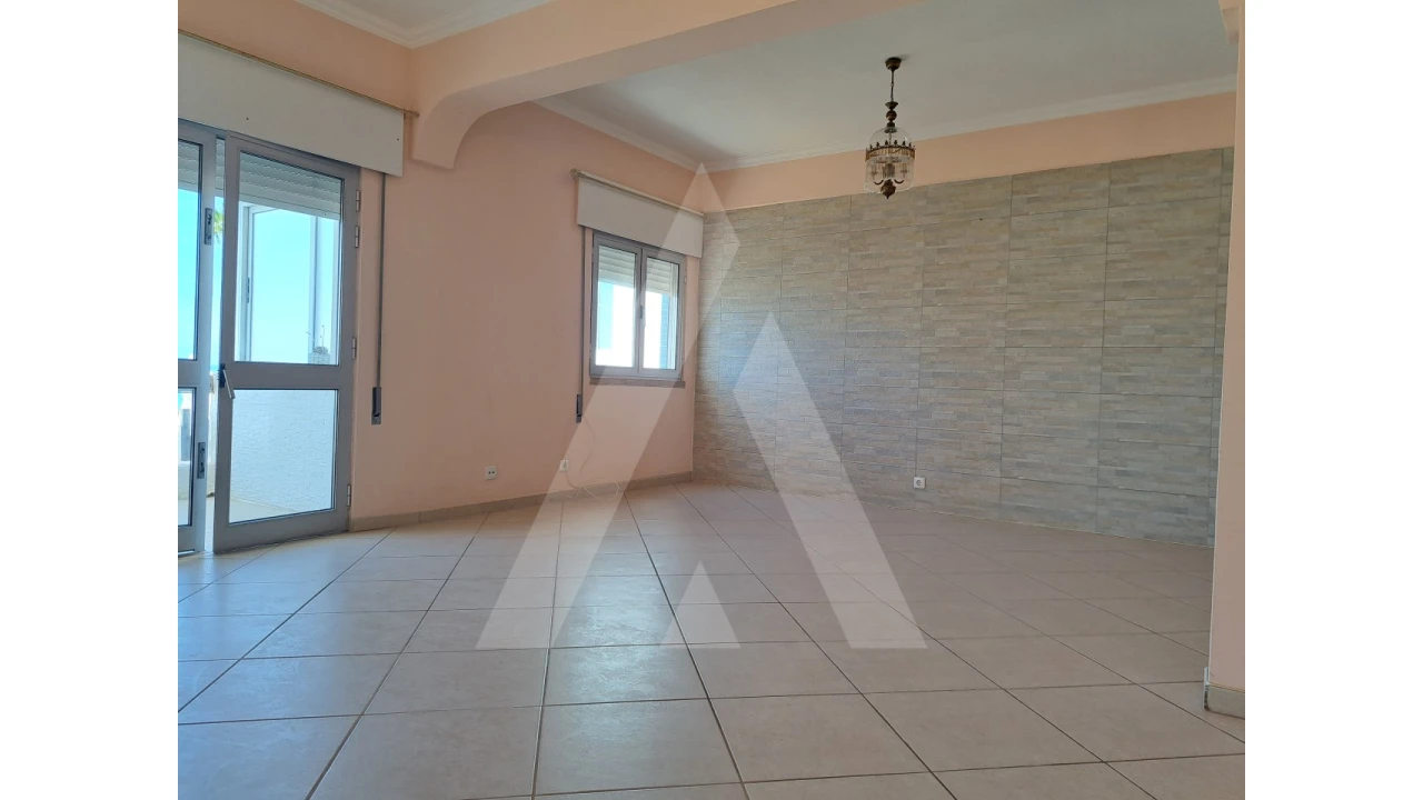 Apartamento T2 para Venda em Quarteira Foto 6