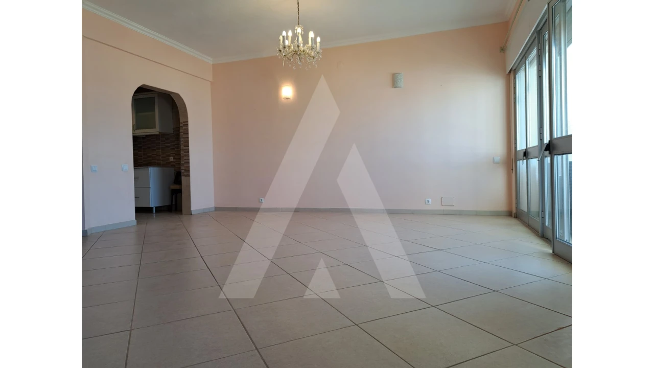 Apartamento T2 para Venda em Quarteira Foto 9