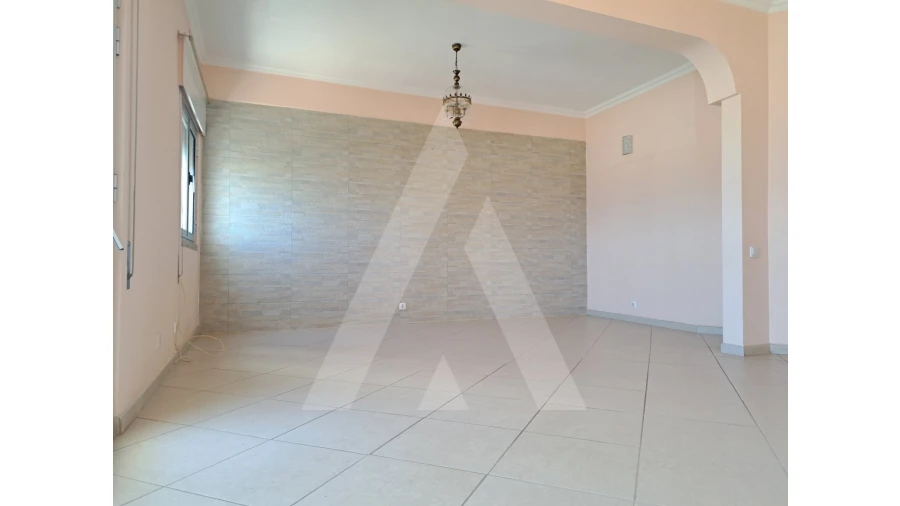 Apartamento T2 para Venda em Quarteira Foto 7