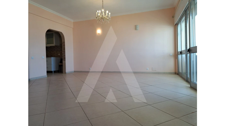 Apartamento T2 para Venda em Quarteira Foto 9