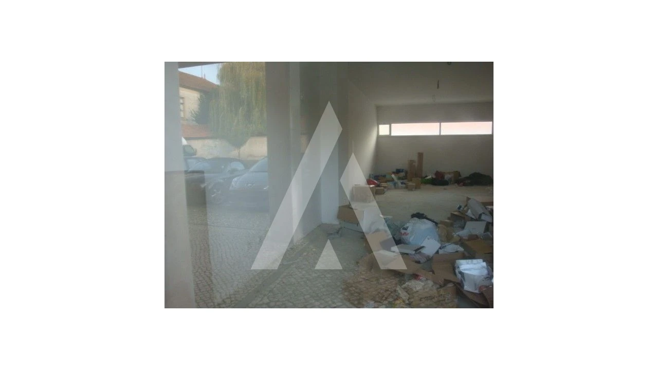 Loja para Venda em Barrô e Aguada de Baixo Foto 1