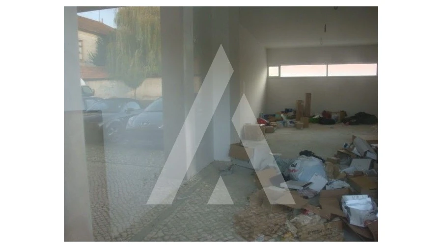 Loja para Venda em Barrô e Aguada de Baixo Foto 1