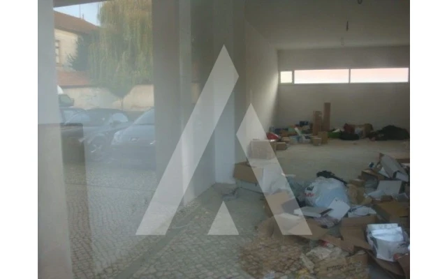 Loja para Venda em Barrô e Aguada de Baixo