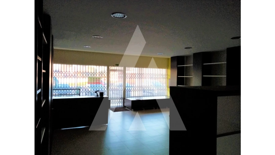 Loja para Venda em Barrô e Aguada de Baixo Foto 3