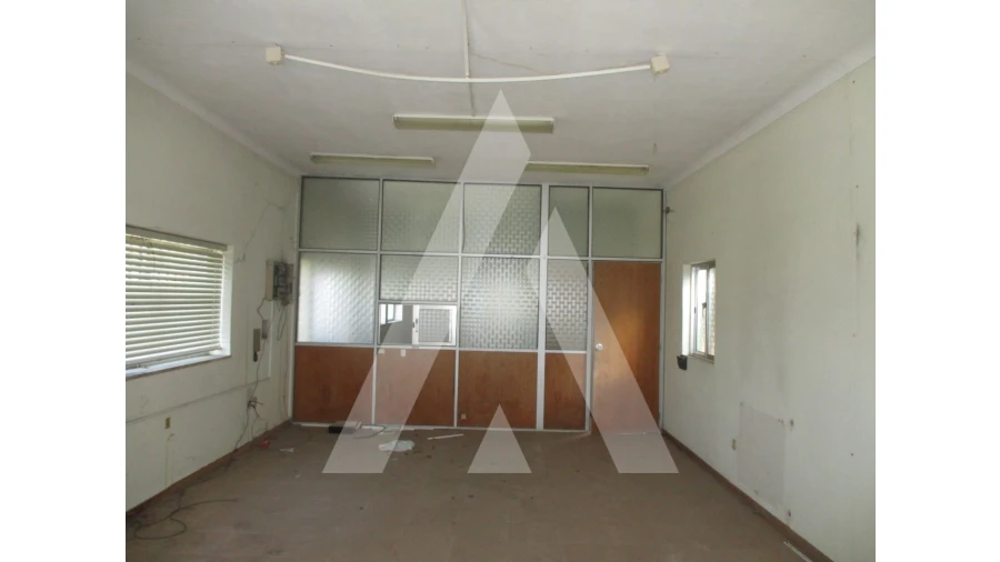 Armazém para Venda em Sangalhos Foto 8