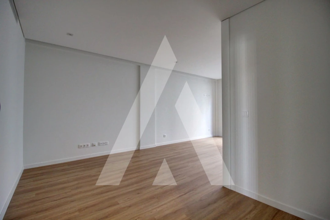 Apartamento T2 para Arrendamento em Glória e Vera Cruz Foto 8