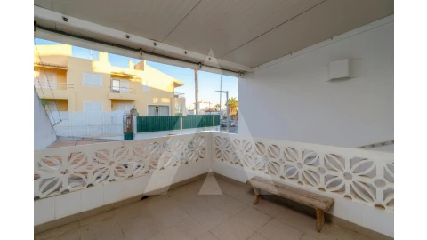 Moradia T5 para Venda em Albufeira e Olhos de Água